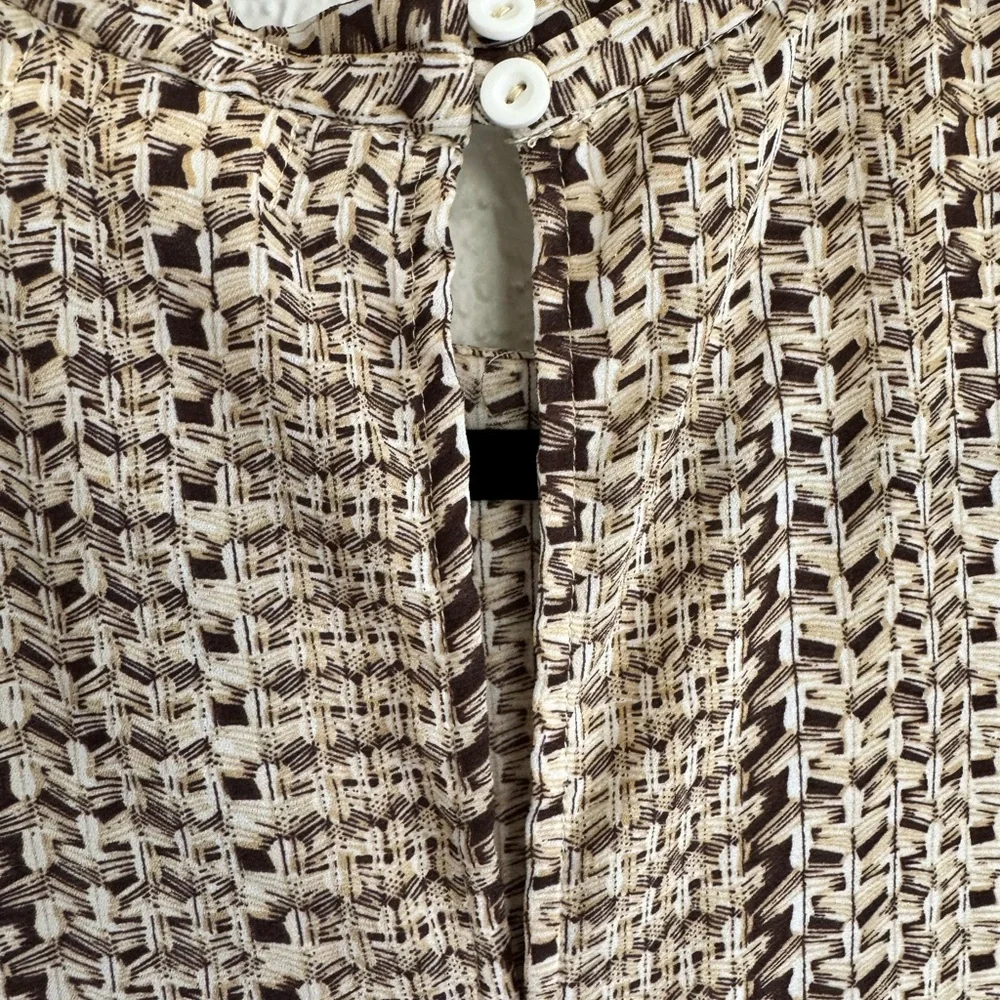 Sleeveless Brown/Tan sleeveless blouse‎ - Picture 6 of 9